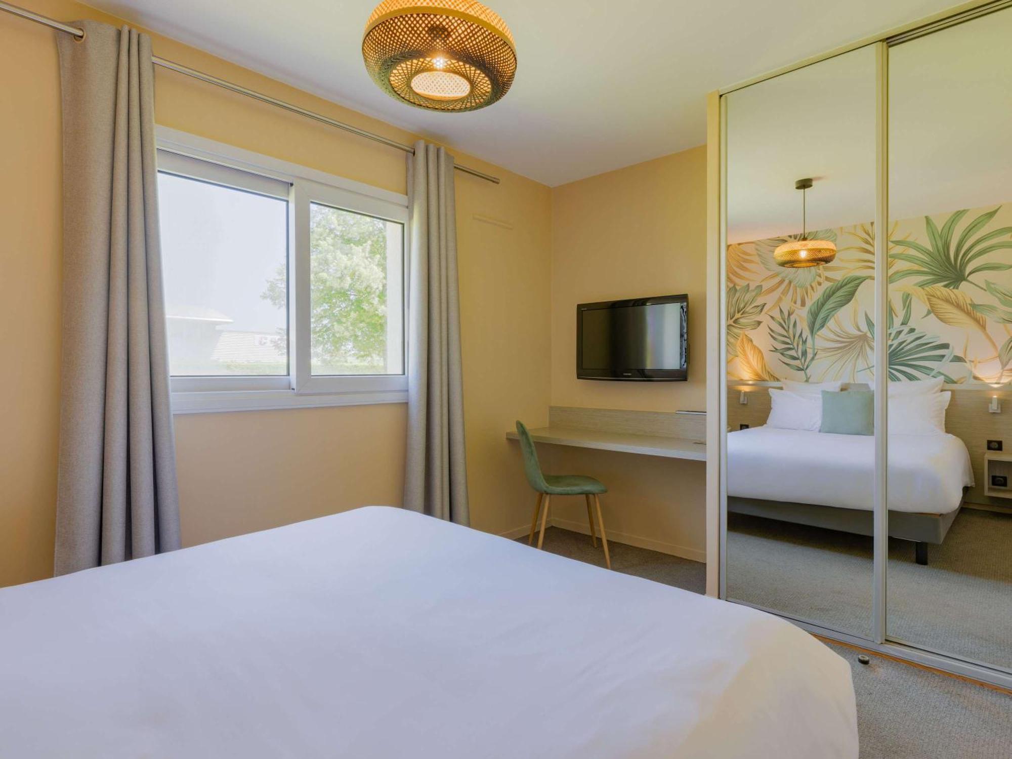 Mercure Lyon Est Villefontaine Eksteriør billede