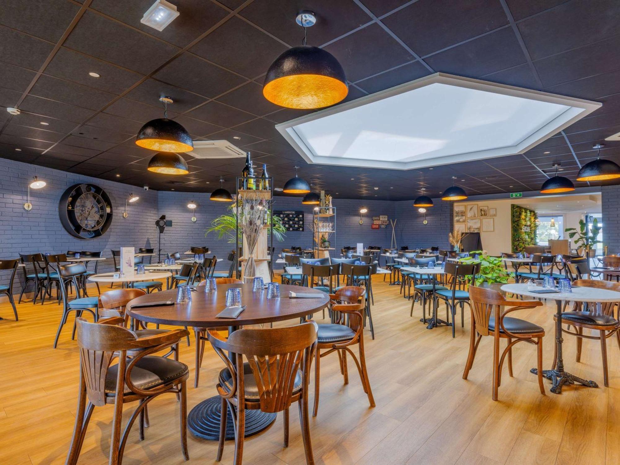 Mercure Lyon Est Villefontaine Eksteriør billede