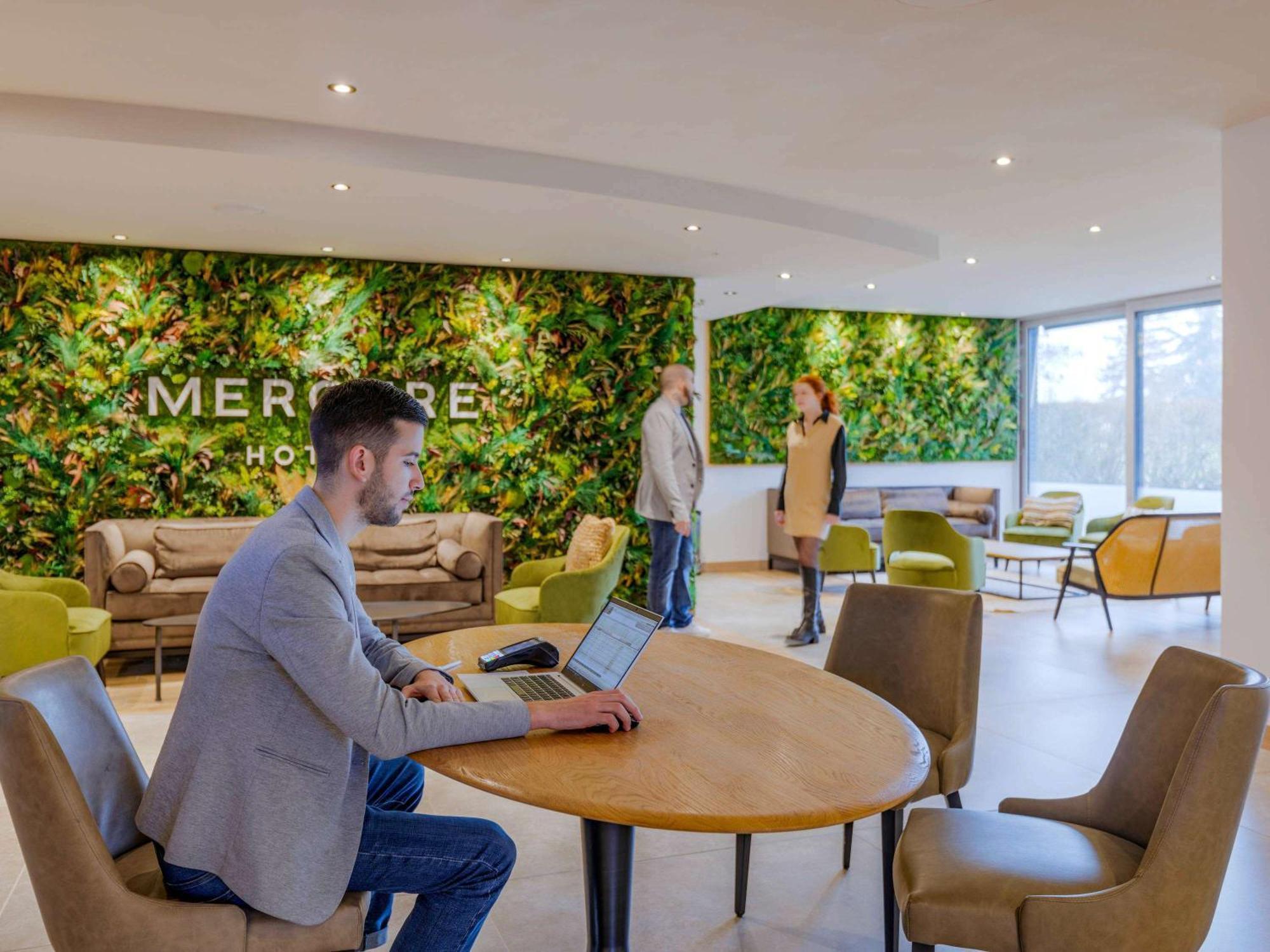 Mercure Lyon Est Villefontaine Eksteriør billede
